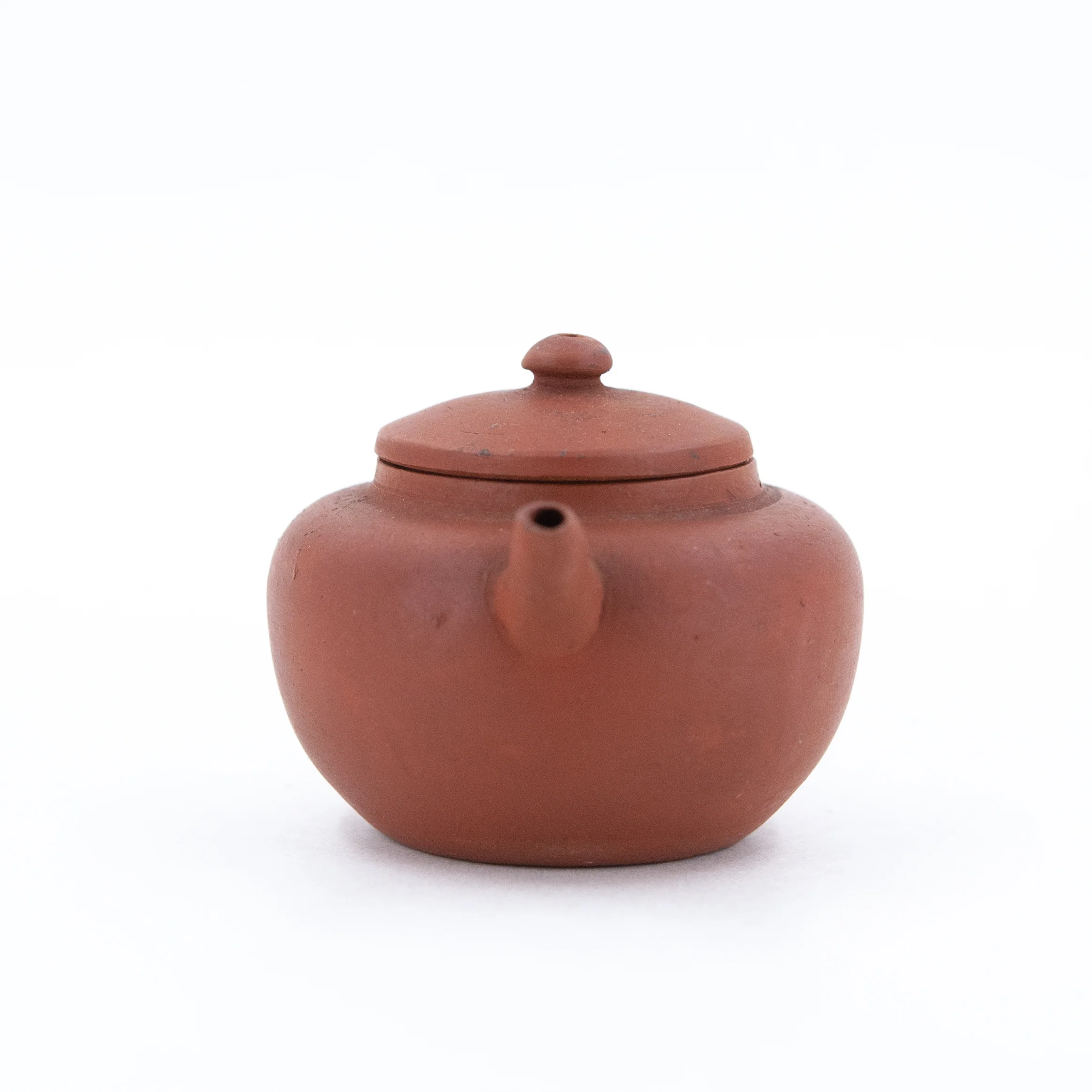 Antique Chao Zhou Red Clay Flat Lid Shui Ping Chinese Teapot (Handle Glued)€199.95Yixing TeapotsmySiteTEAWAVYTEAWAVY