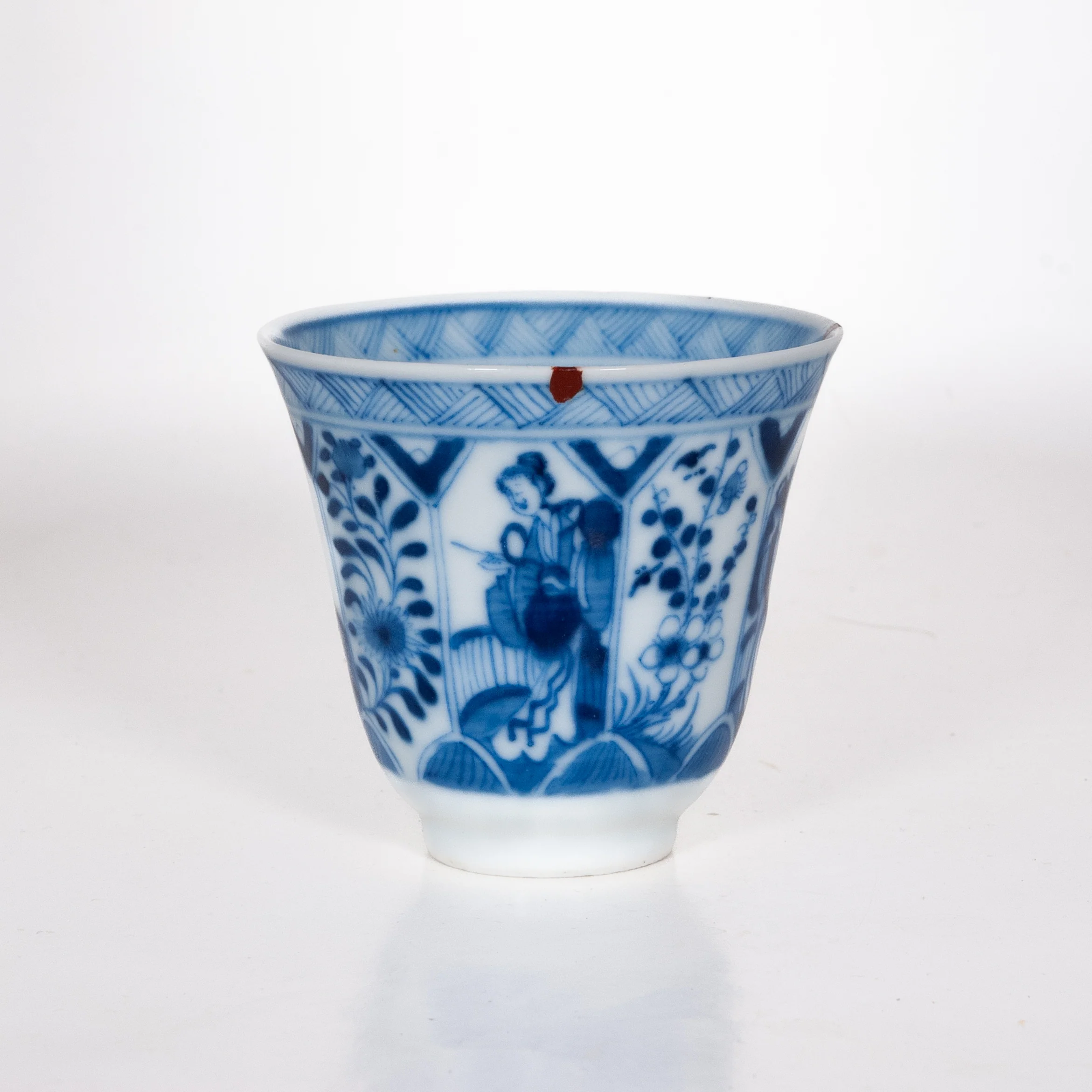 Antique Qing Dynasty Repaired Porcelain Tall Blue And White Maidens and Floral Motifs Tea Cup€100.95Tea CupsmySiteTEAWAVYTEAWAVY