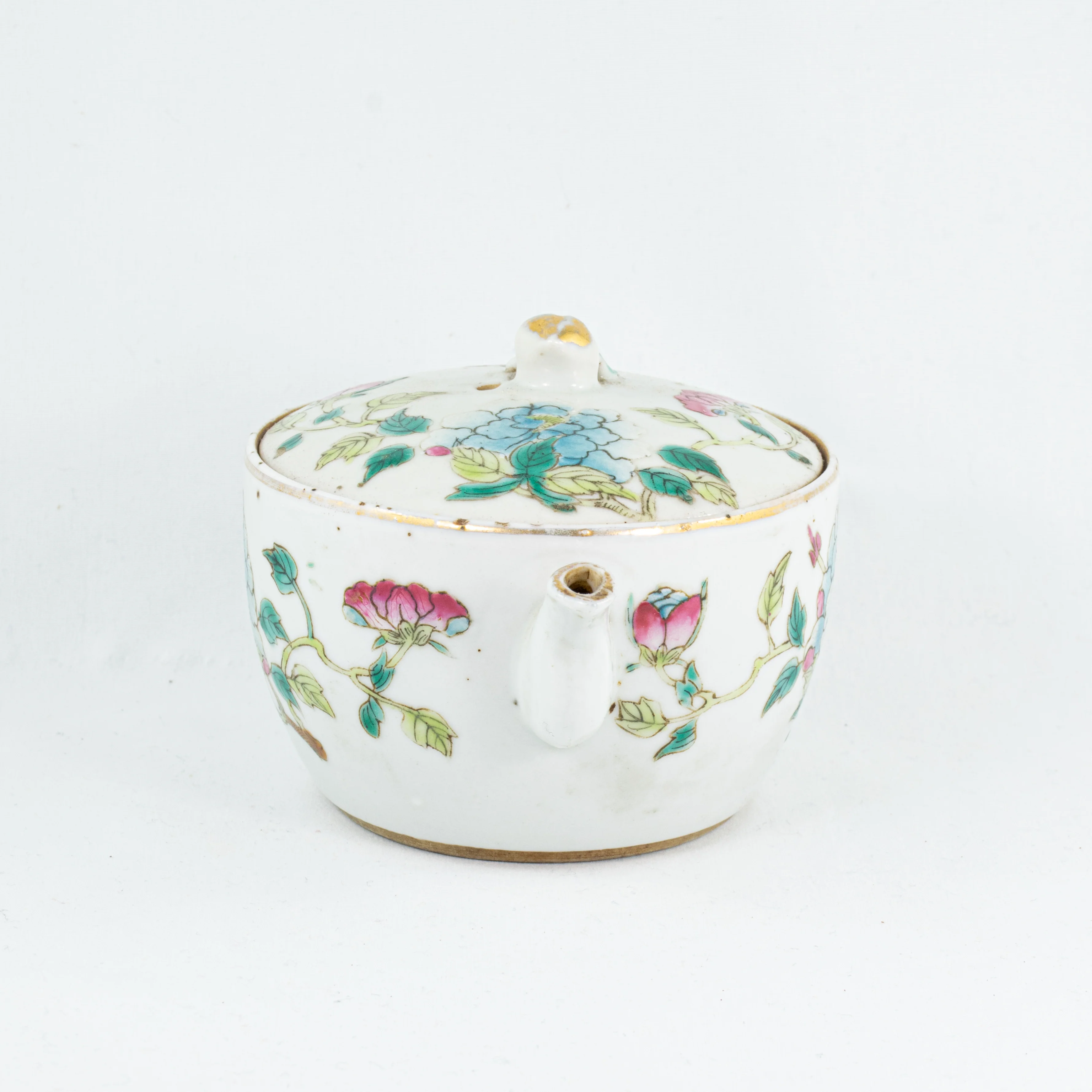 Antique Chinese Famille-Rose Porcelain Flower Design Hand-Painted Teapot€595.95Chinese TeapotsmySiteTEAWAVYTEAWAVY